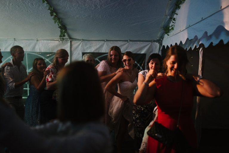 dokumentaarinen hääkuvaaja Turku Helsinki hääkuvaus