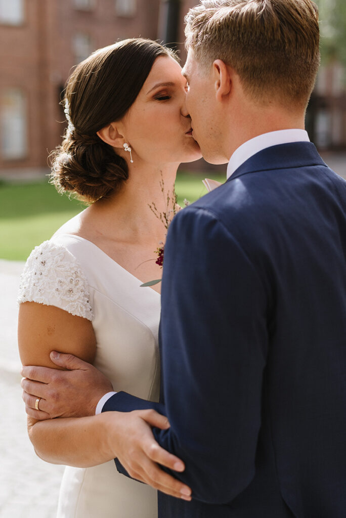 tampere valokuvaaja komediateatteri häät