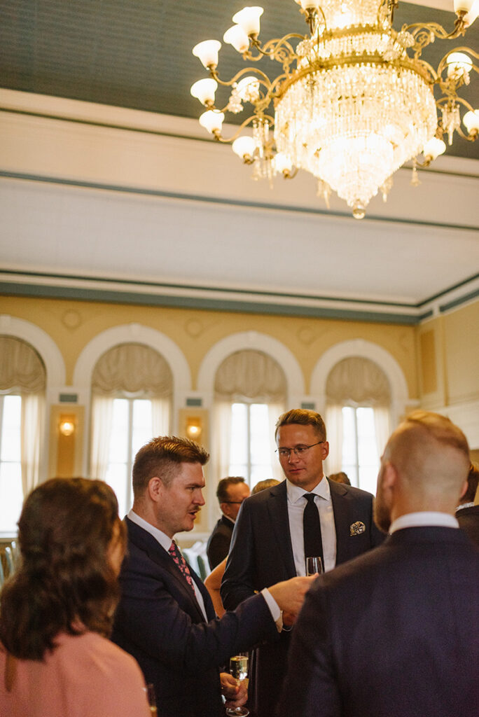 tampere valokuvaaja komediateatteri häät