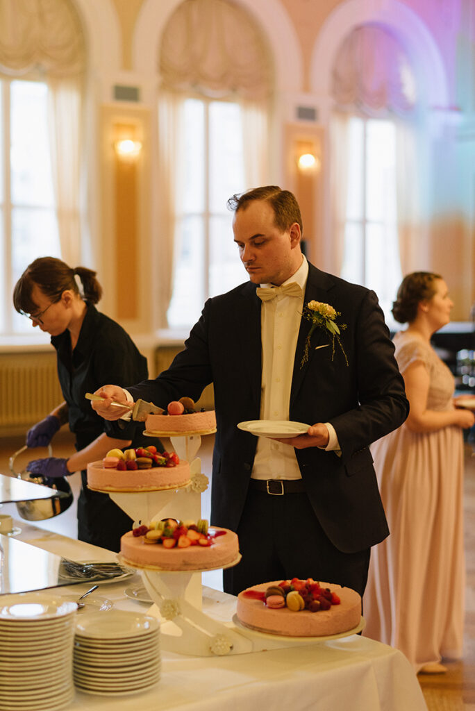 tampere valokuvaaja komediateatteri häät