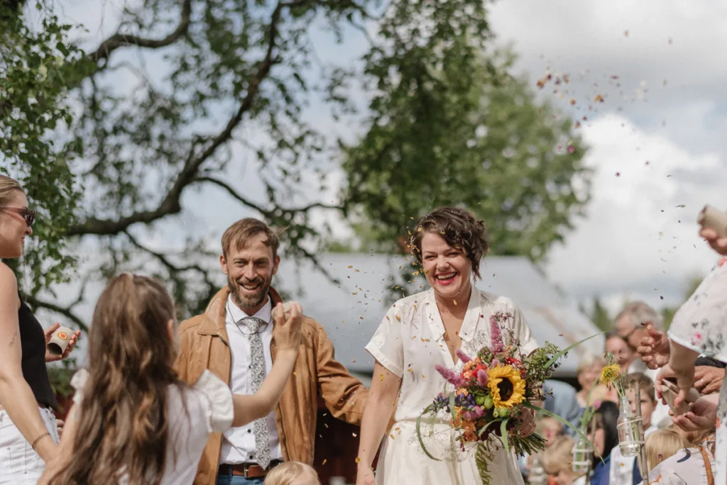 utomhus vigsel bröllop