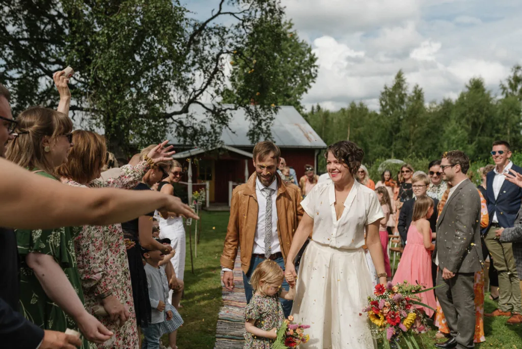 utomhus vigsel bröllop