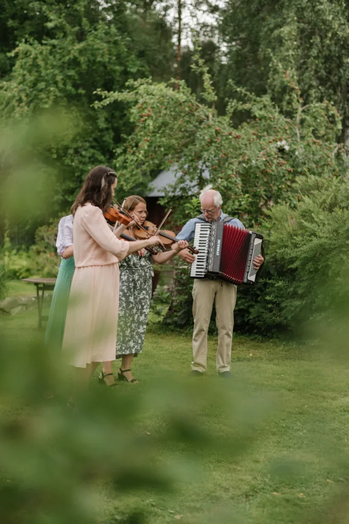 utomhus vigsel bröllop