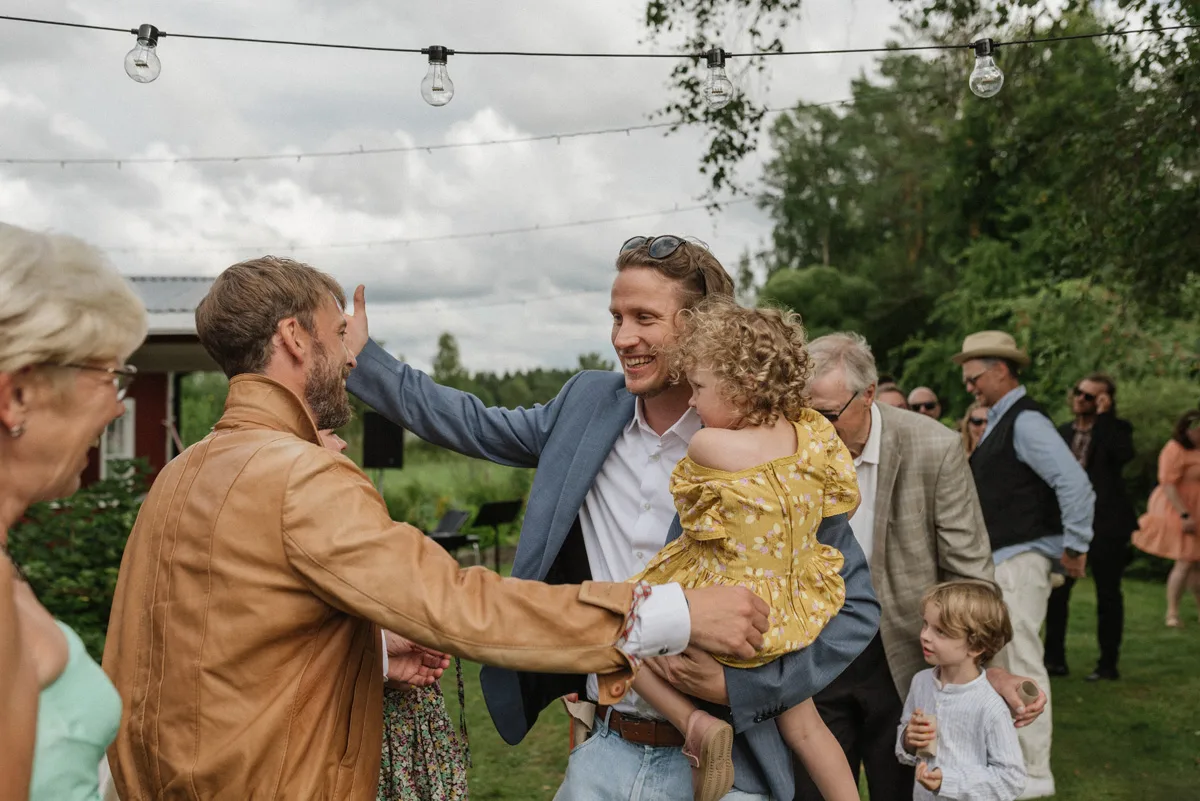 utomhus vigsel bröllop 