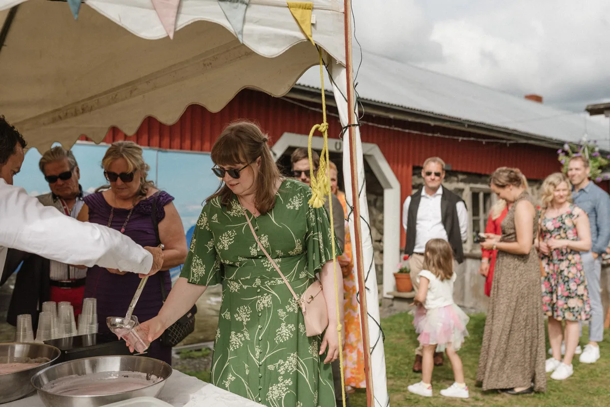 utomhus vigsel bröllop 