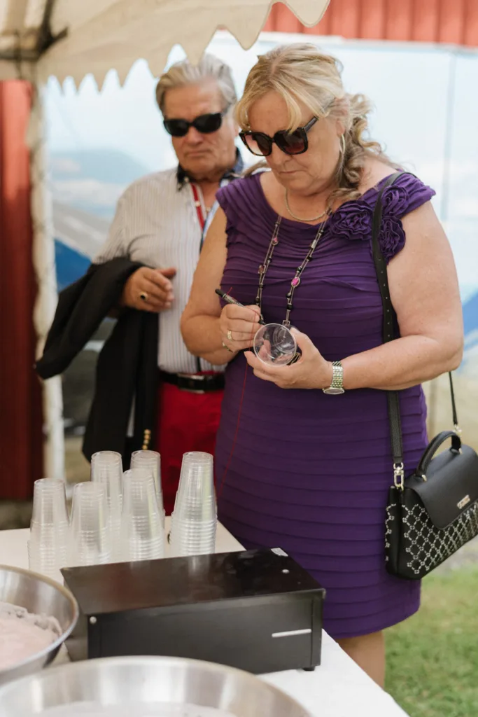 utomhus vigsel bröllop