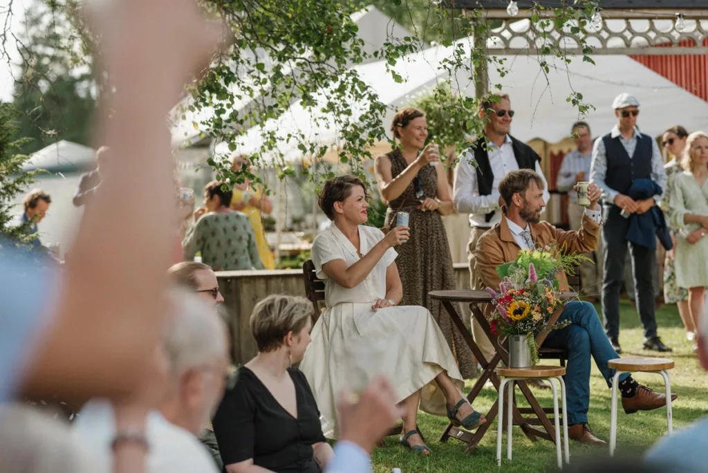 trädgård bröllop inspiration bröllopsfest hemma