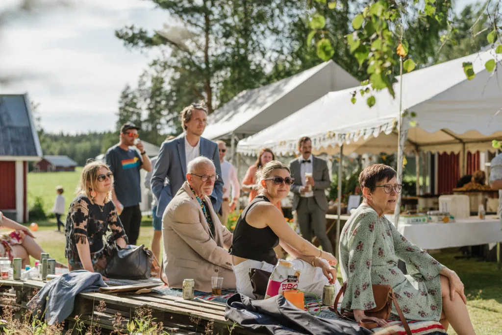 trädgård bröllop inspiration bröllopsfest hemma