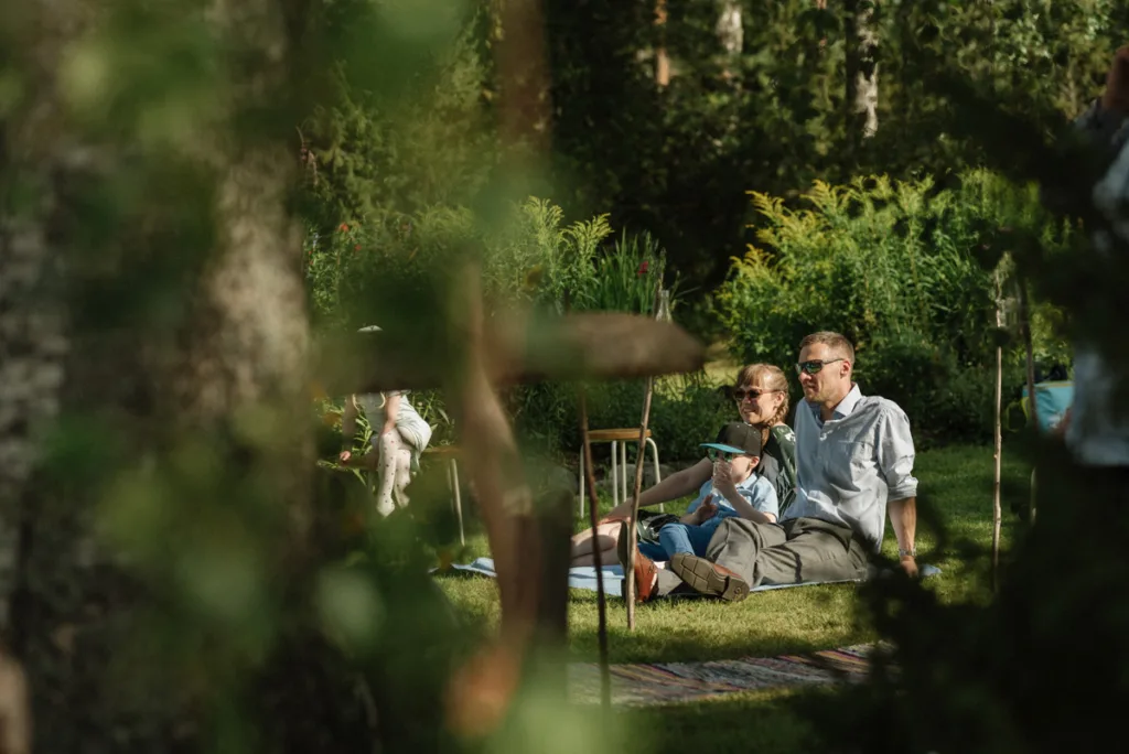 trädgård bröllop inspiration bröllopsfest hemma