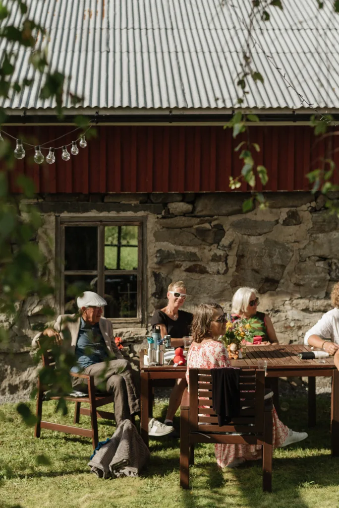 trädgård bröllop inspiration bröllopsfest hemma