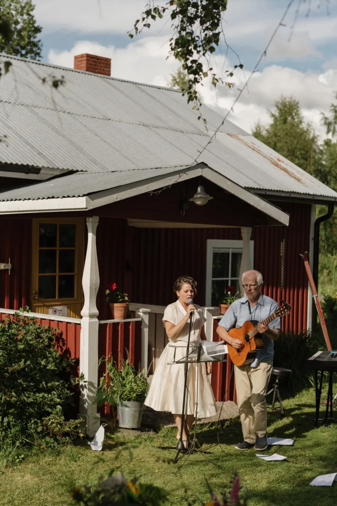 trädgård bröllop inspiration bröllopsfest hemma