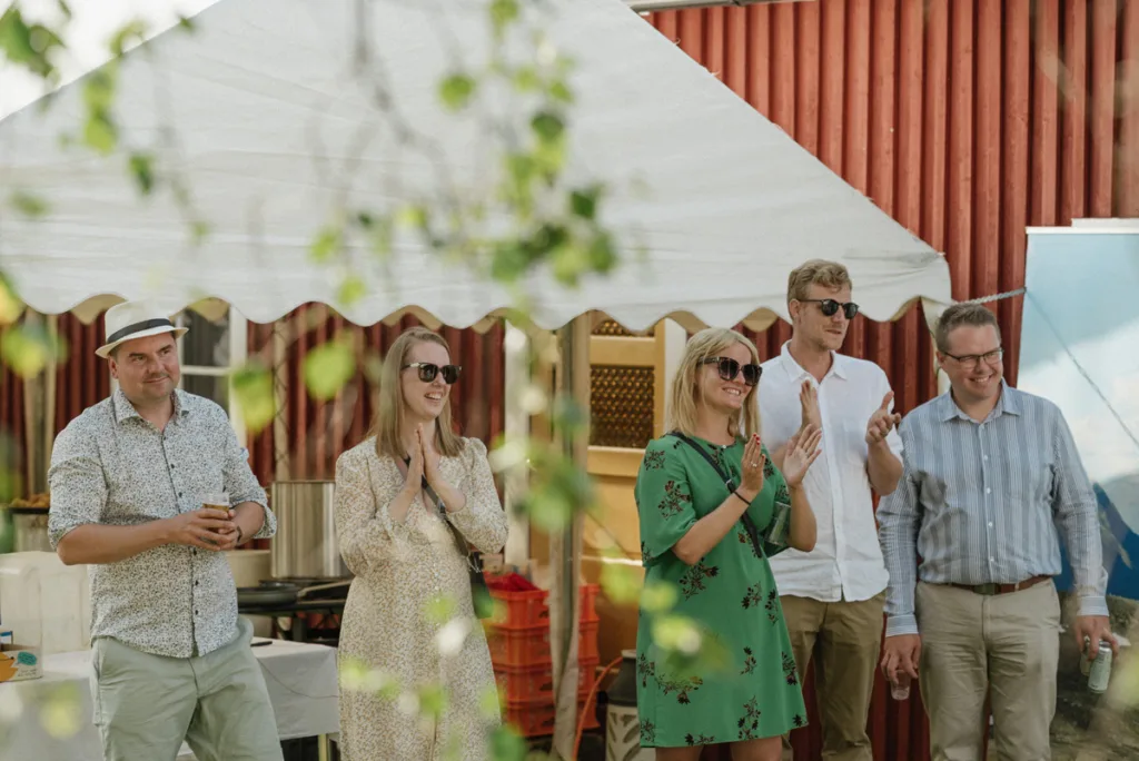 trädgård bröllop inspiration bröllopsfest hemma