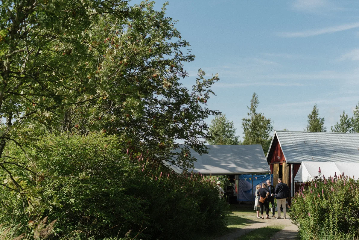 trädgård bröllop inspiration bröllopsfest hemma