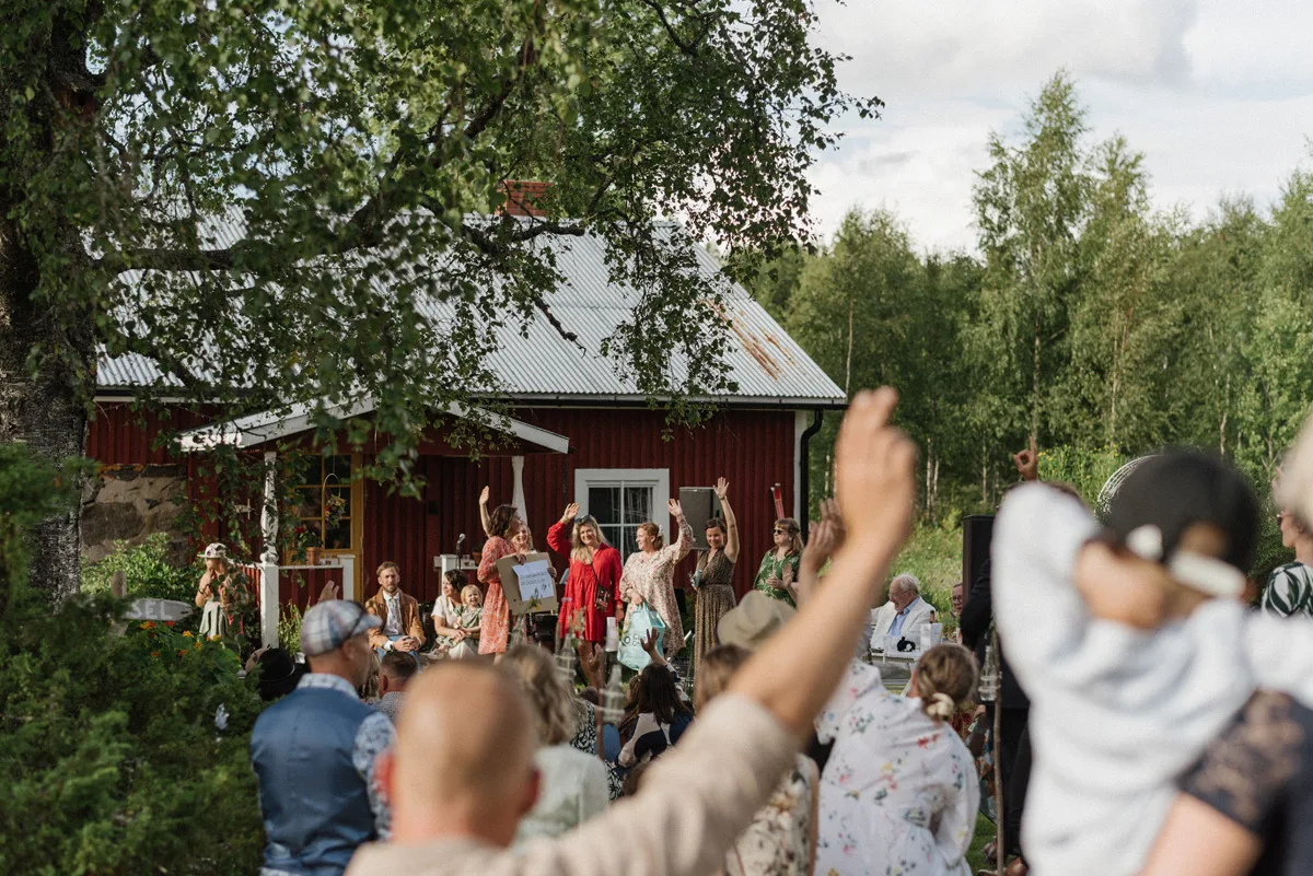 trädgård bröllop inspiration bröllopsfest hemma