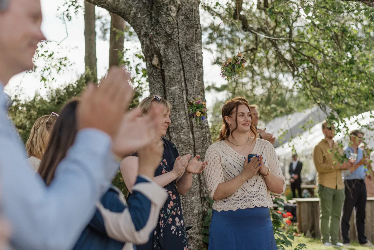 trädgård bröllop inspiration bröllopsfest hemma