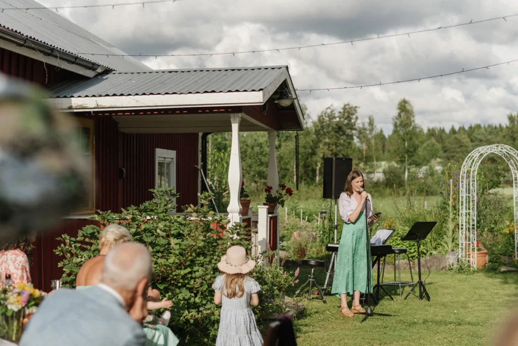 trädgård bröllop inspiration bröllopsfest hemma