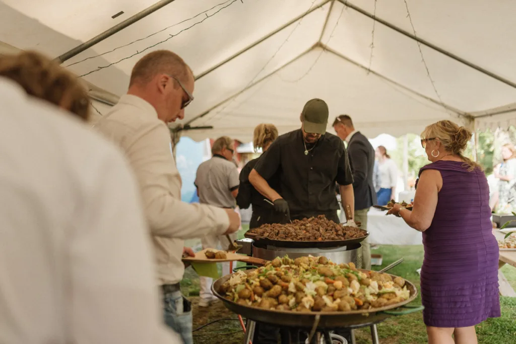 trädgård bröllop inspiration bröllopsfest hemma