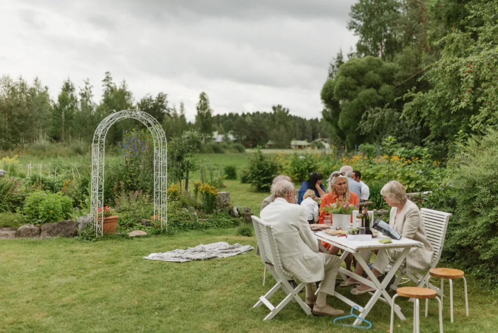 trädgård bröllop inspiration bröllopsfest hemma