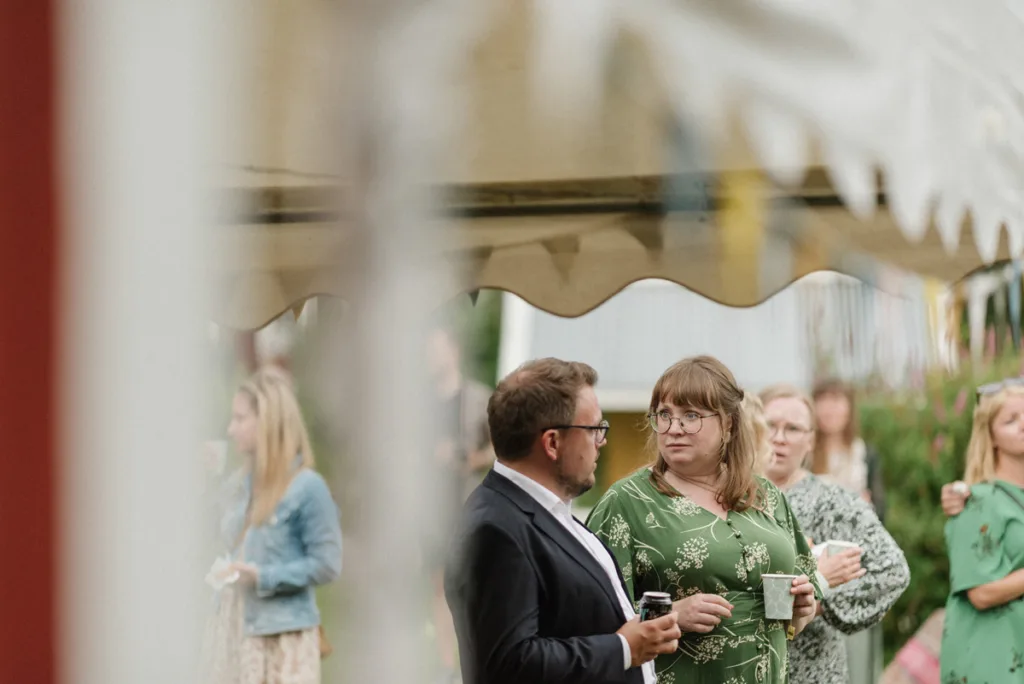 trädgård bröllop inspiration bröllopsfest hemma