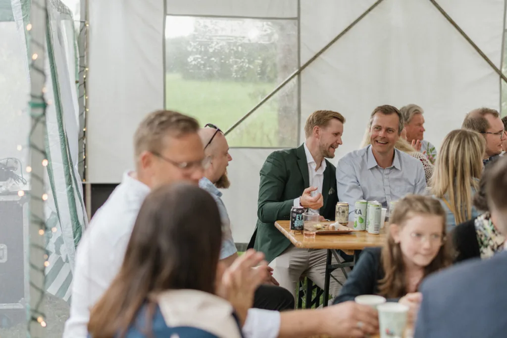 trädgård bröllop inspiration bröllopsfest hemma