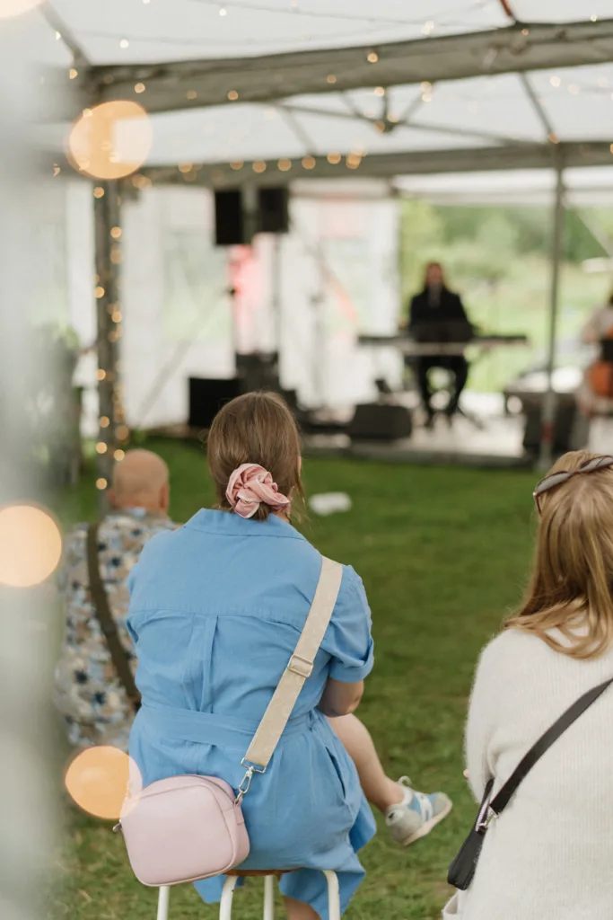 trädgård bröllop inspiration bröllopsfest hemma