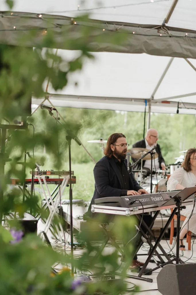 trädgård bröllop inspiration bröllopsfest hemma