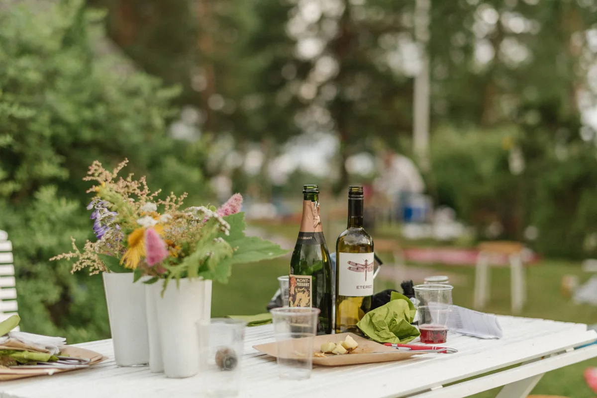 trädgård bröllop inspiration bröllopsfest hemma