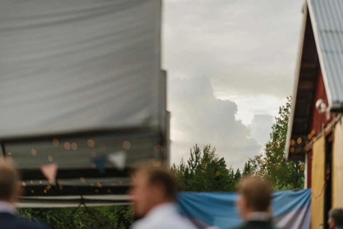 trädgård bröllop inspiration bröllopsfest hemma