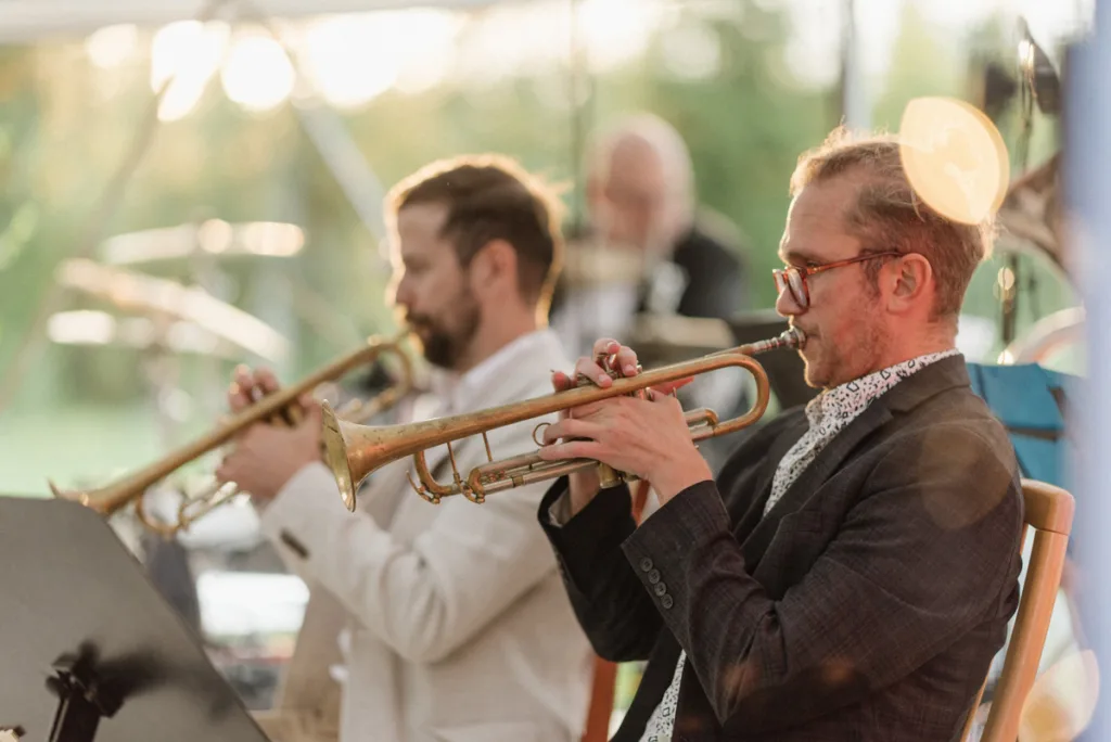 trädgård bröllop inspiration bröllopsfest hemma