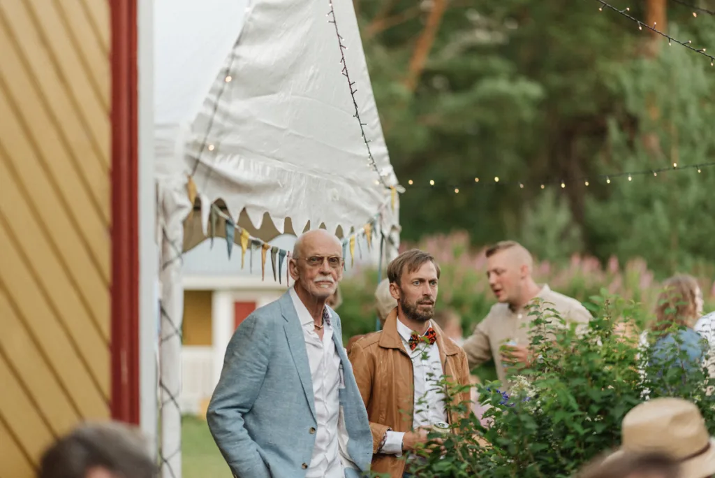 trädgård bröllop inspiration bröllopsfest hemma