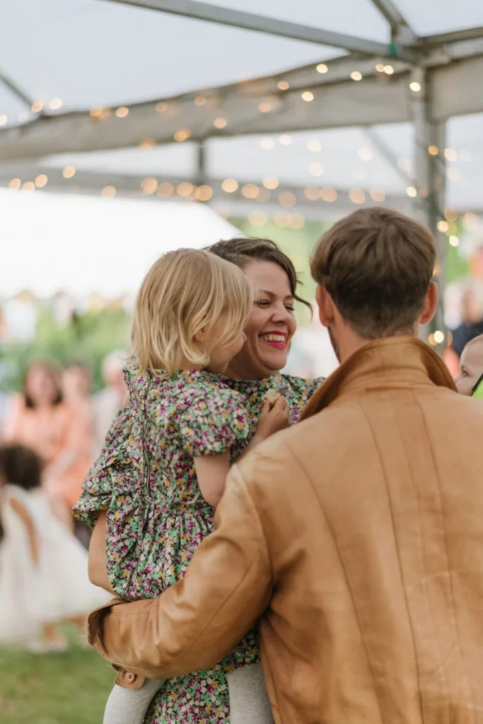 trädgård bröllop inspiration bröllopsfest hemma