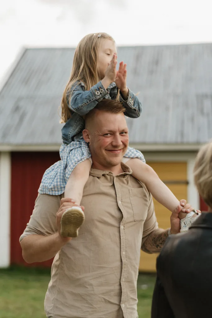 bröllopsfestival personligt bröllop hemma på gården