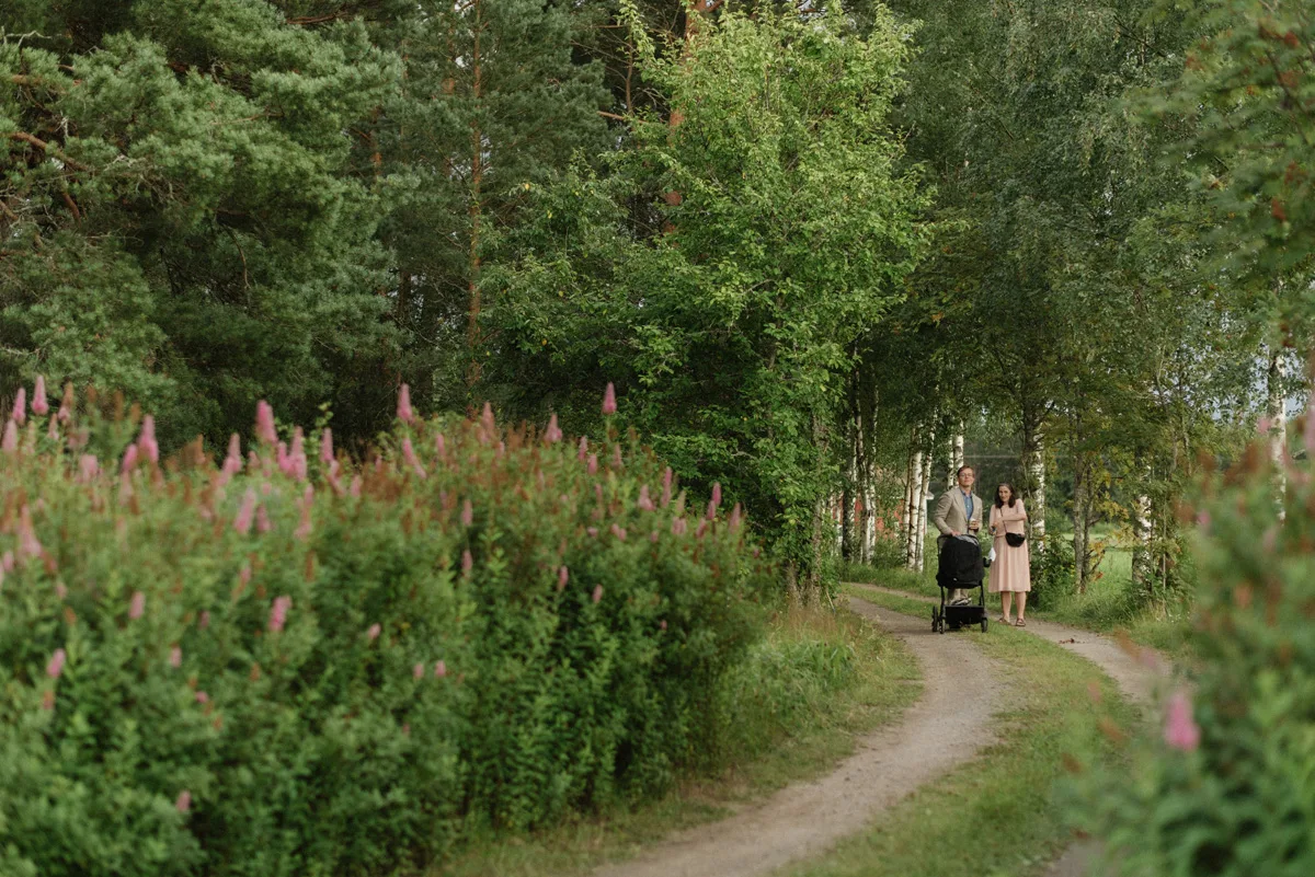 bröllopsfestival personligt bröllop hemma på gården