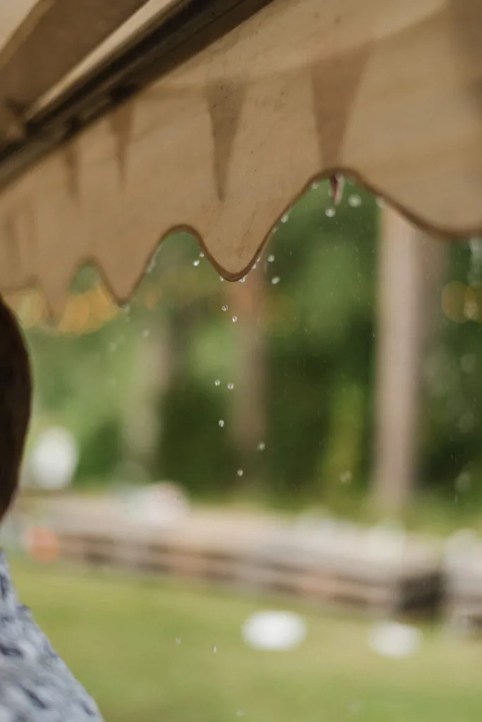 bröllopsfestival personligt bröllop hemma på gården