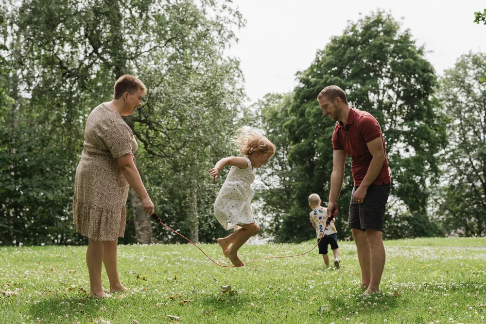 Barn-downs-syndrom-familjefotografering-vasa-julia-lillqvist-0048 | julia lillqvist | turku wedding photographer Barn downs syndrom familjefotografering vasa