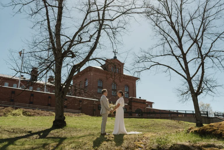 Emilia & Oskar | Turku Häät Kakola Graniittilinna